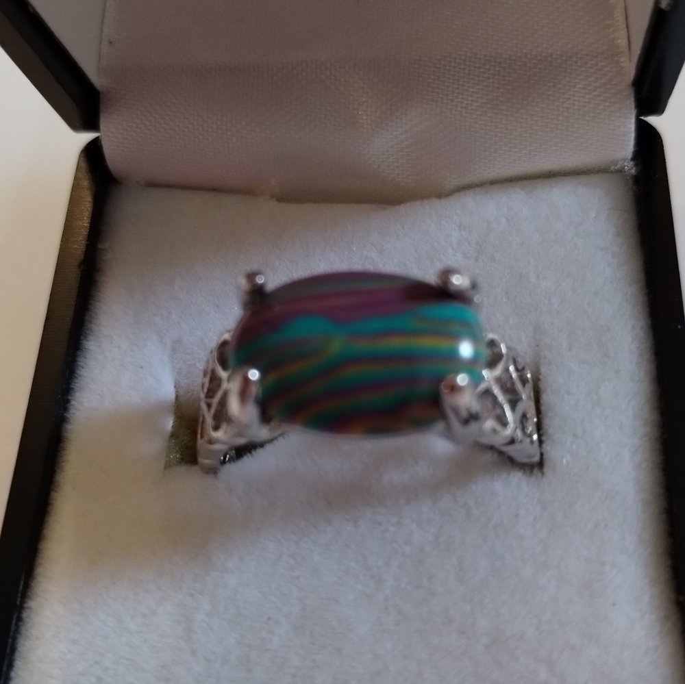 New women's size 8.5 multi colored ring
